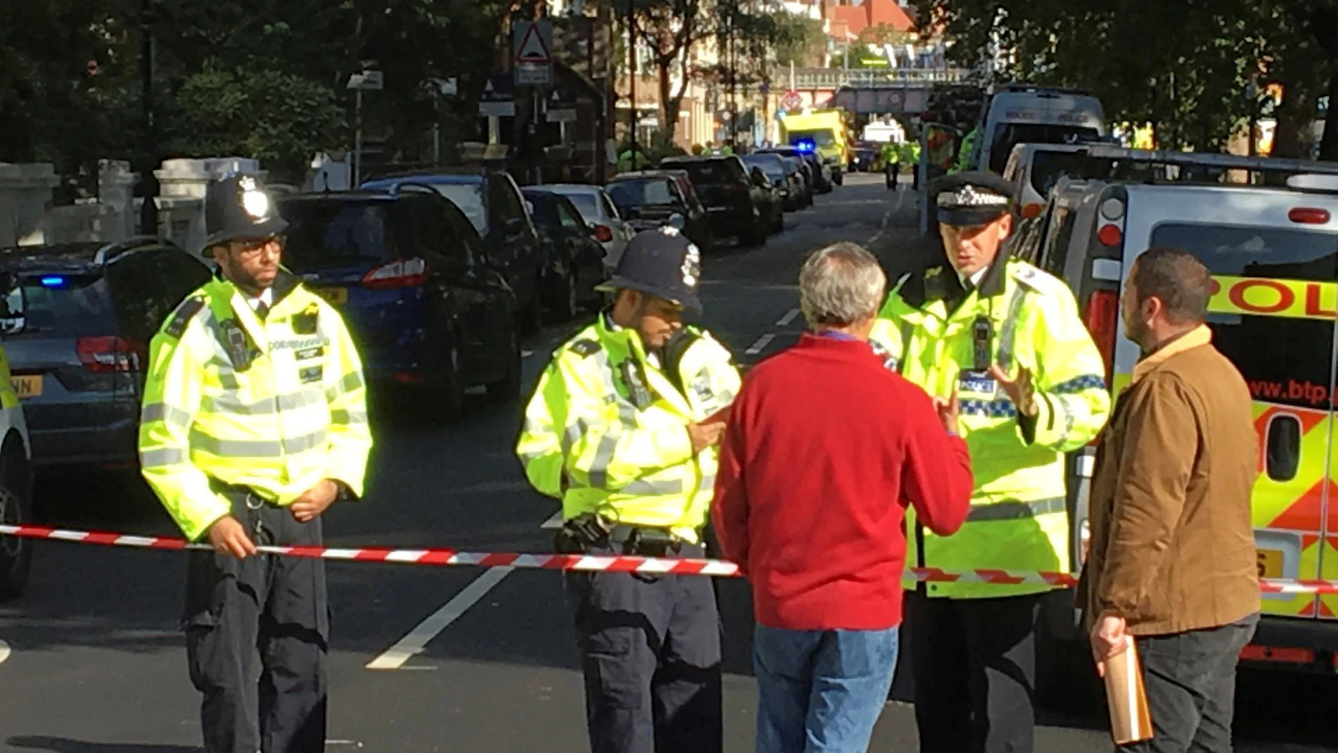 El cordón policial de la policía Metropolitana de Londres El cordón policial de la policía Metropolitana de Londres