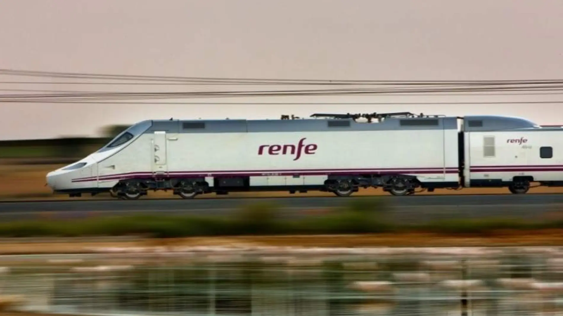 Uno de los trenes con los que opera Renfe Uno de los trenes con los que opera Renfe