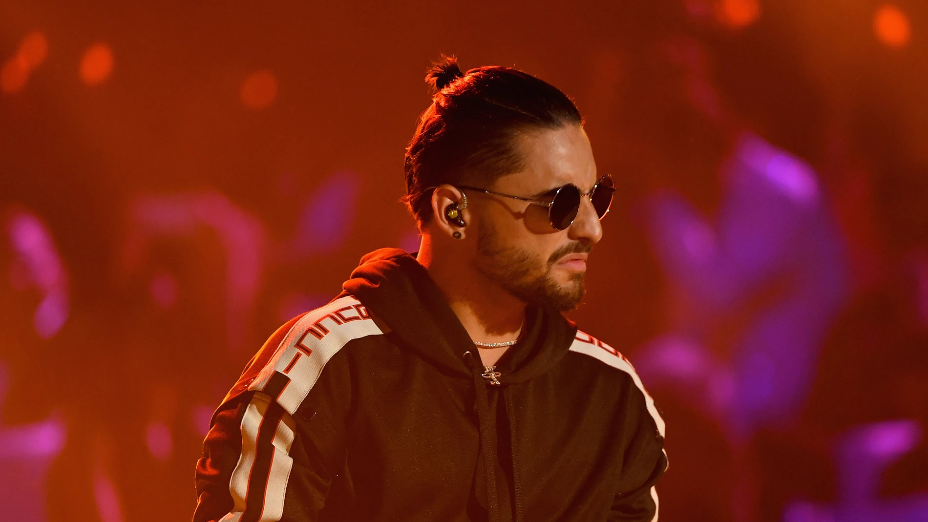 Maluma durante su actuación en los Premios Juventud 2017 Maluma durante su actuación en los Premios Juventud 2017