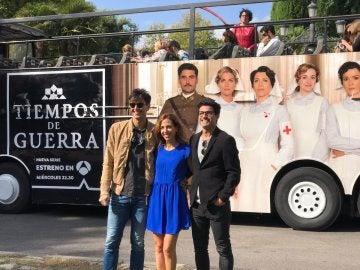 Cristóbal Suárez, Alicia Rubio y Daniel Lundh presentan 'Tiempos de Guerra' por las calles de Madrid