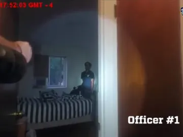 Momento del enfrentamiento entre el hombre y los agentes Momento del enfrentamiento entre el hombre y los agentes