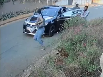 Momento en el que la estudiante intenta huir Momento en el que la estudiante intenta huir