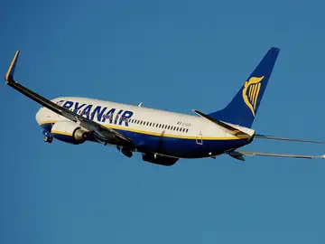 Un avión de la compañía irlandesa Ryanair Un avión de la compañía irlandesa Ryanair