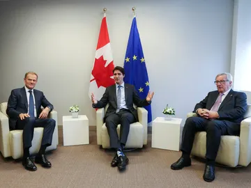 La UE quiere afianzar el modelo comercial del CETA, que hoy entra en vigor La UE quiere afianzar el modelo comercial del CETA, que hoy entra en vigor