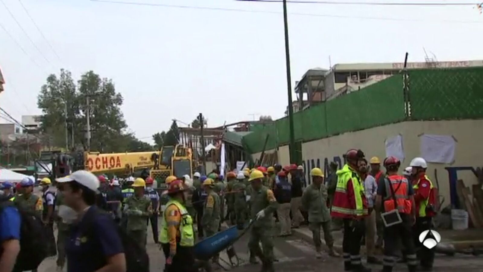 México se moviliza para buscar supervivientes tras el terremoto