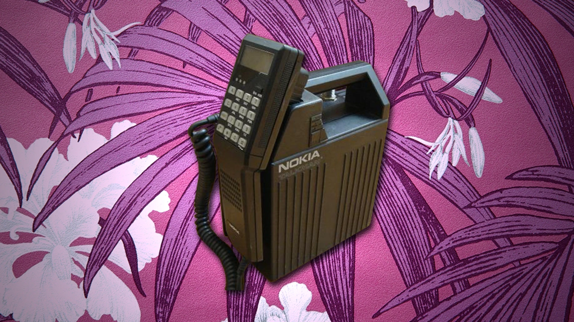Los primeros y pesados teléfonos móviles de los 80