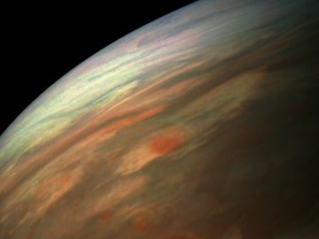 Imagen de Jupiter tomada por la nave espacial Juno
