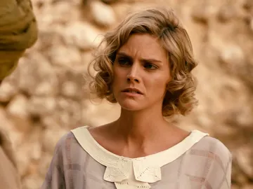 Julia se adentra en el peligro: "Quiero sacar a una persona de Melilla" Julia se adentra en el peligro: "Quiero sacar a una persona de Melilla"