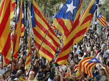 Manifestantes a favor del referéndum en Cataluña Manifestantes a favor del referéndum en Cataluña