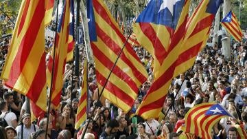 Manifestantes a favor del referéndum en Cataluña