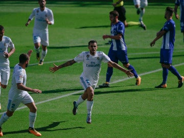 Dani Ceballos celebra uno de sus goles contra el Alavés