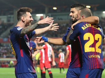 Los jugadores del Barcelona celebran su segundo gol ante el Girona