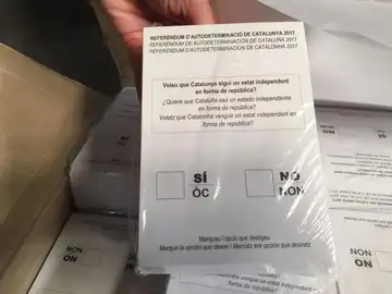 Imagen de archivo de papeletas para el referéndum del 1-O Imagen de archivo de papeletas para el referéndum del 1-O