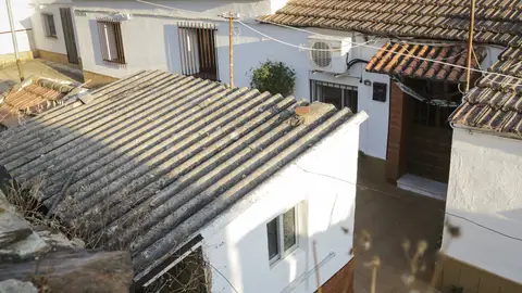 Entrada de la vivienda situada en la localidad onubense de La Zarza Entrada de la vivienda situada en la localidad onubense de La Zarza