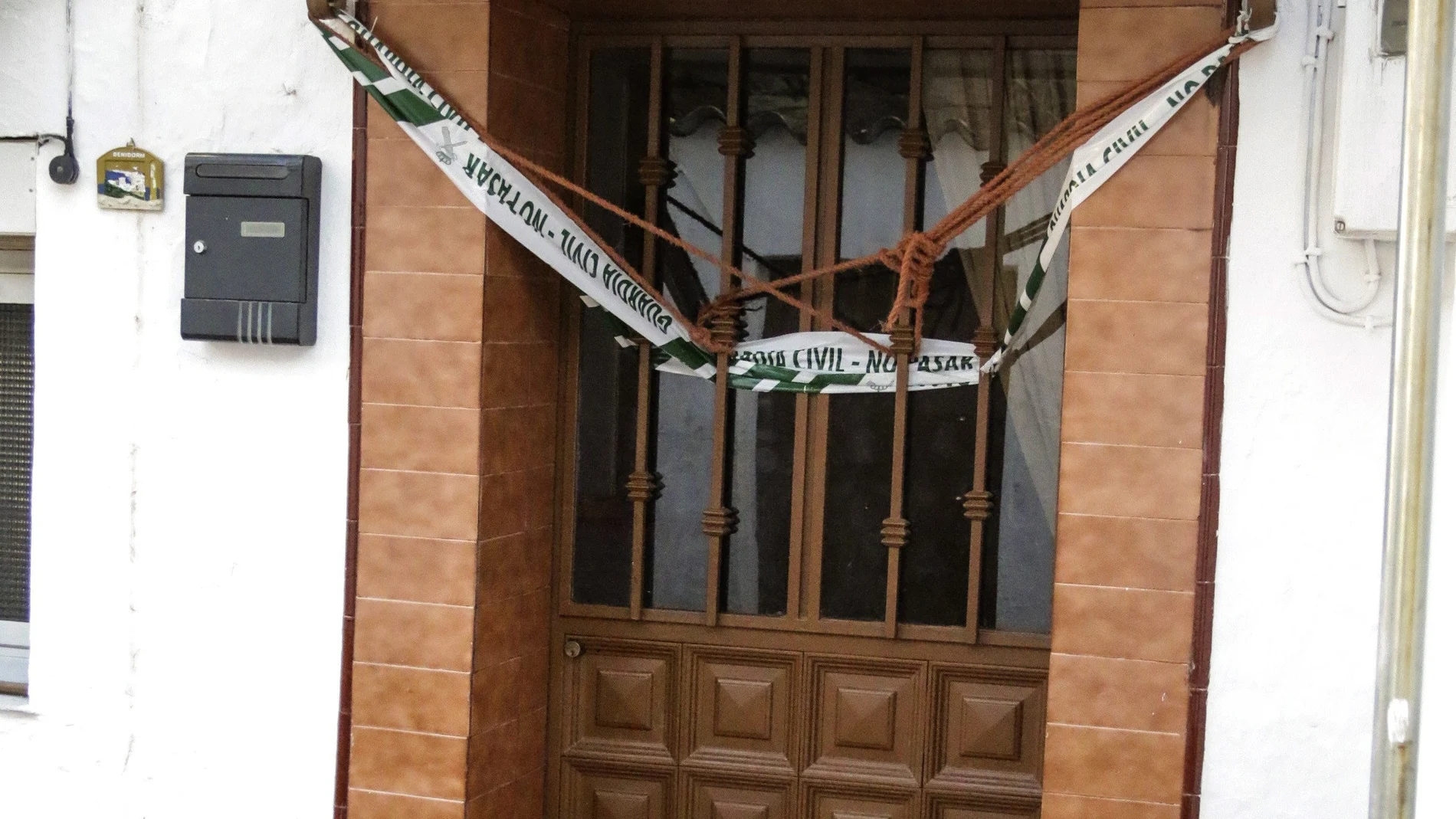 Entrada de la vivienda situada en la localidad onubense de La Zarza Entrada de la vivienda situada en la localidad onubense de La Zarza