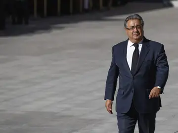 Zoido destaca serenidad de fuerzas de seguridad en Cataluña pese a "agravios" Zoido destaca serenidad de fuerzas de seguridad en Cataluña pese a "agravios"