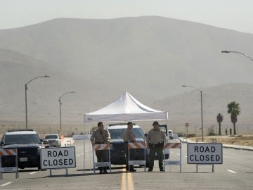 Agentes de la Oficina del Alguacil del Condado San Diego cortan el acceso