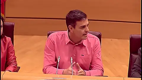 Sánchez advierte a Podemos de que su posición puede ser la coartada del independentismo para declarar unilateralmente la independencia Sánchez advierte a Podemos de que su posición puede ser la coartada del independentismo para declarar unilateralmente la independencia