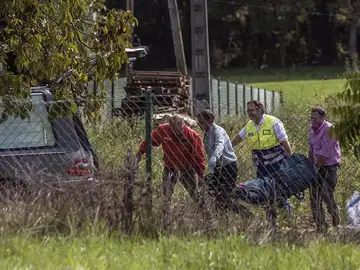 Dos personas mueren al caer en una zanja en Mungia Dos personas mueren al caer en una zanja en Mungia
