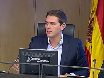 Rivera pide al PSOE que "se moje" ante el reto independentista en Cataluña porque ahora toca "defender la democracia"