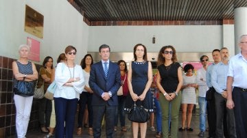Minuto de silencio en la Delegación del Gobierno en Mucia por el crimen machista de Cartagena