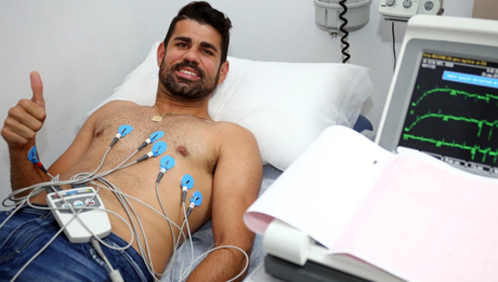 Diego Costa pasa el reconocimiento médico con el Atlético