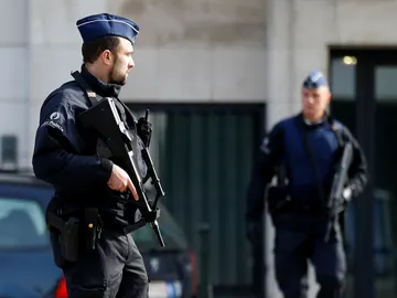 Condenan a tres sospechosos por falso curso de desradicalización en Bélgica Condenan a tres sospechosos por falso curso de desradicalización en Bélgica