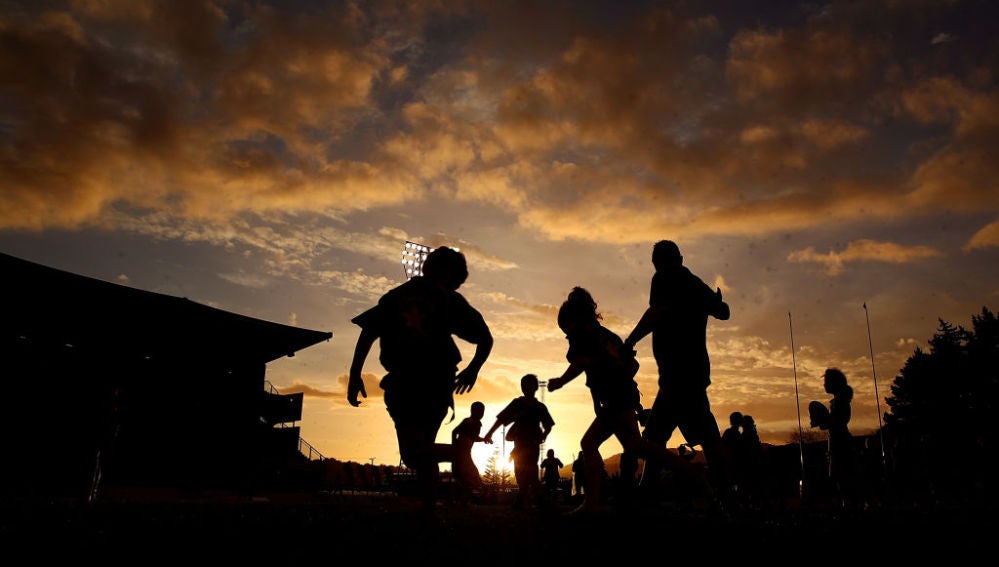 Niños juegan al rugby (27/09/2017)