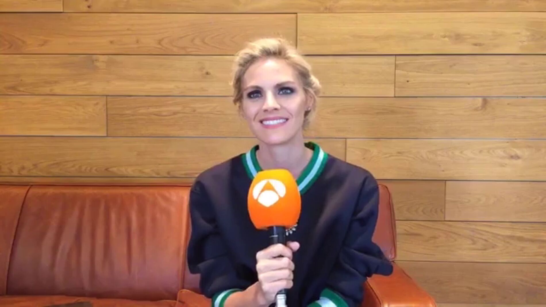 Amaia Salamanca confiesa: "A &Aacute;lex le llamamos 'el bodeguitas' porque va adaptando los textos"