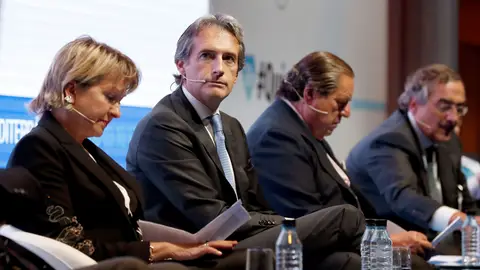 El ministro de Fomento, Íñigo de la Serna, durante la clausura del acto El ministro de Fomento, Íñigo de la Serna, durante la clausura del acto
