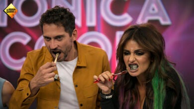 Mónica Cruz te enseña cómo blanquear los dientes en cuestión de segundos