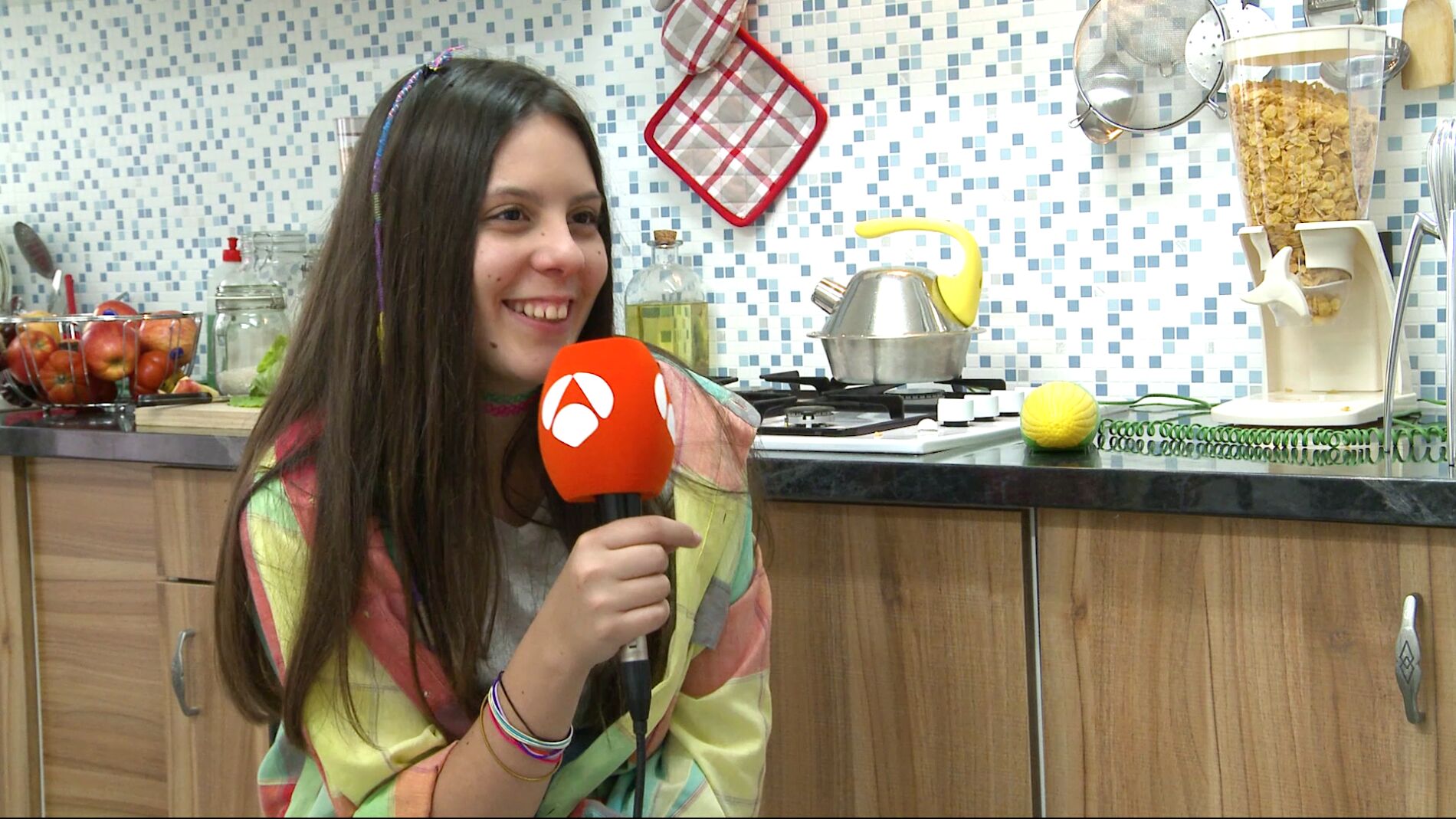 Aitana: &ldquo;Lo que m&aacute;s me sorprendi&oacute; fue que mi profesora fumara en clase&rdquo;