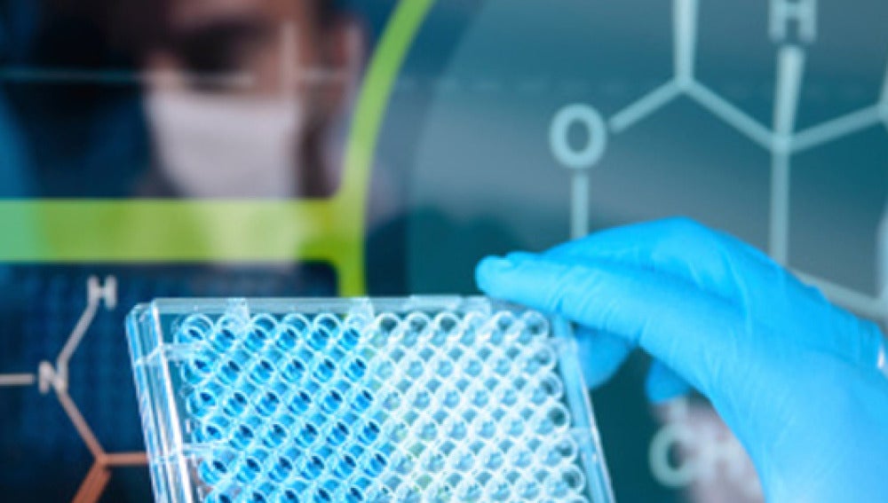 Una persona en un laboratorio