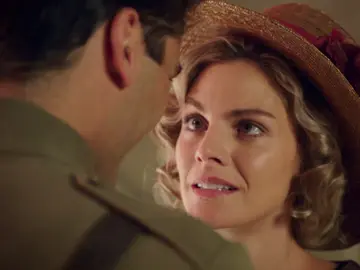 Julia y Fidel descubren que tras la admiración mutua se esconde el deseo Julia y Fidel descubren que tras la admiración mutua se esconde el deseo