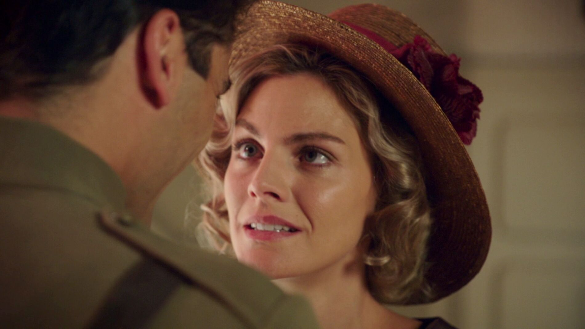 Julia y Fidel descubren que tras la admiraci&oacute;n mutua se esconde el deseo