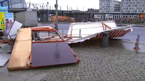 Un fuerte temporal en Alemania deja cuatro muertos a su paso Un fuerte temporal en Alemania deja cuatro muertos a su paso