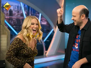 Jandro sorprende a Anastacia con su magia Jandro sorprende a Anastacia con su magia