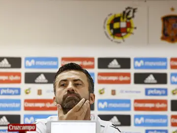 Panucci, durante la rueda de prensa Panucci, durante la rueda de prensa