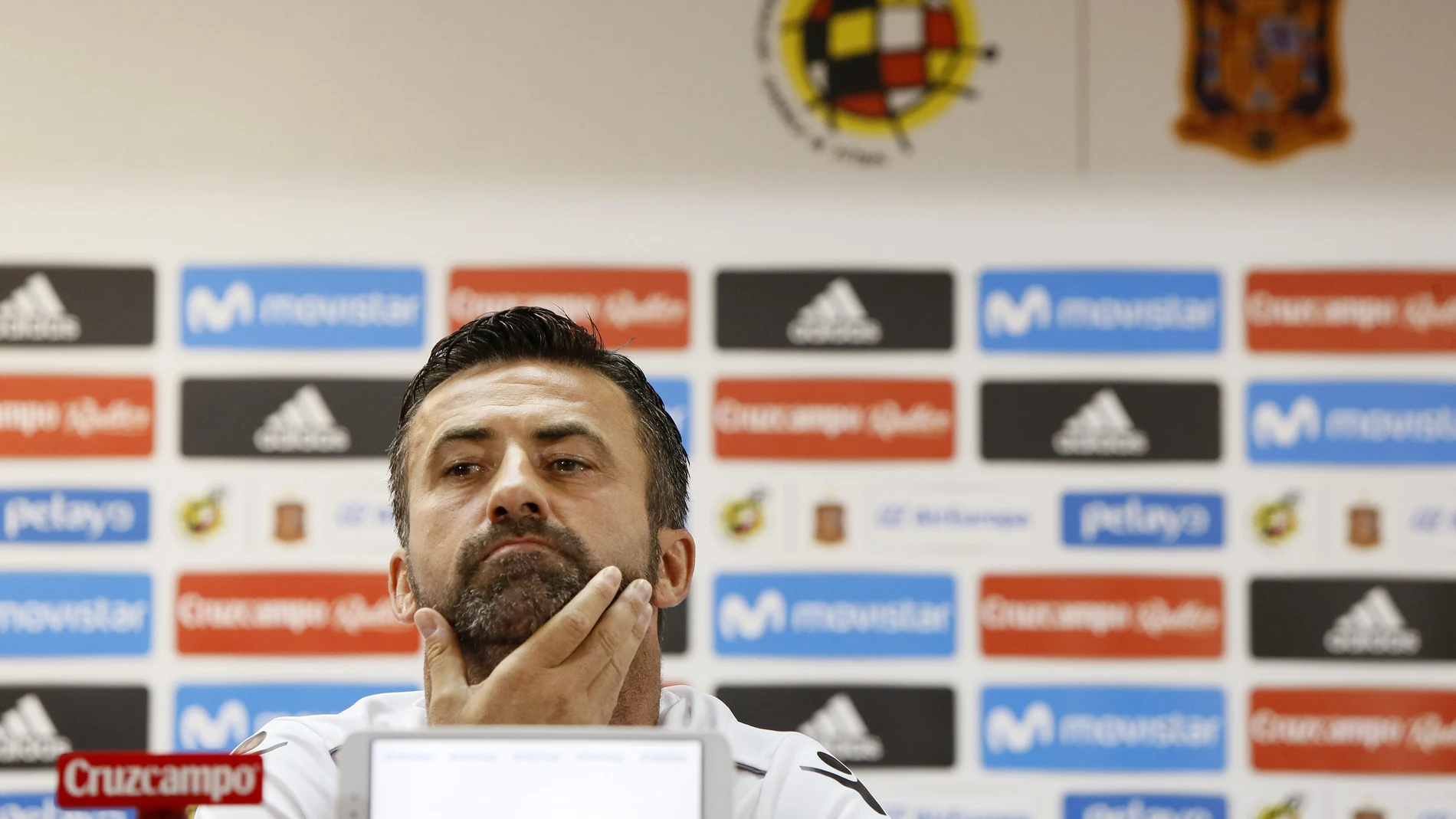 Panucci, durante la rueda de prensa Panucci, durante la rueda de prensa