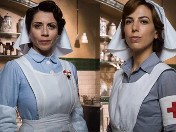 El uniforme de Carmen Angoloti y Verónica Montellano es diferente al resto de Damas Enfermeras El uniforme de Carmen Angoloti y Verónica Montellano es diferente al resto de Damas Enfermeras