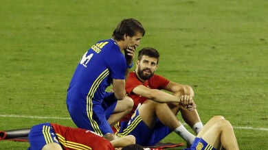 El entrenamiento más incómodo de Piqué con la selección española
