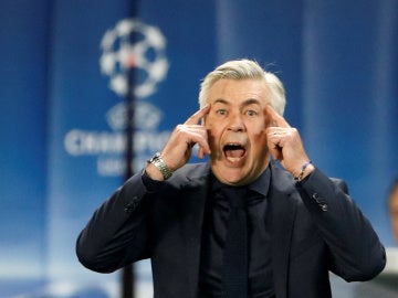 Carlo Ancelotti, durante el PSG - Bayern