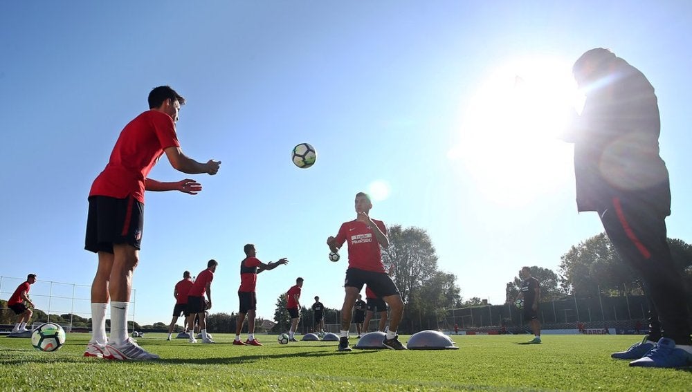El Atlético realiza un entrenamiento