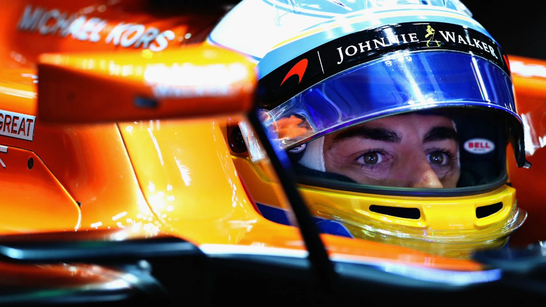 Fernando Alonso, dentro del MCL32