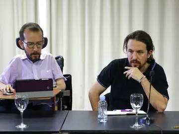 El líder de Podemos, Pablo Iglesias (d) y el secretario de Organización, Pablo Echenique El líder de Podemos, Pablo Iglesias (d) y el secretario de Organización, Pablo Echenique