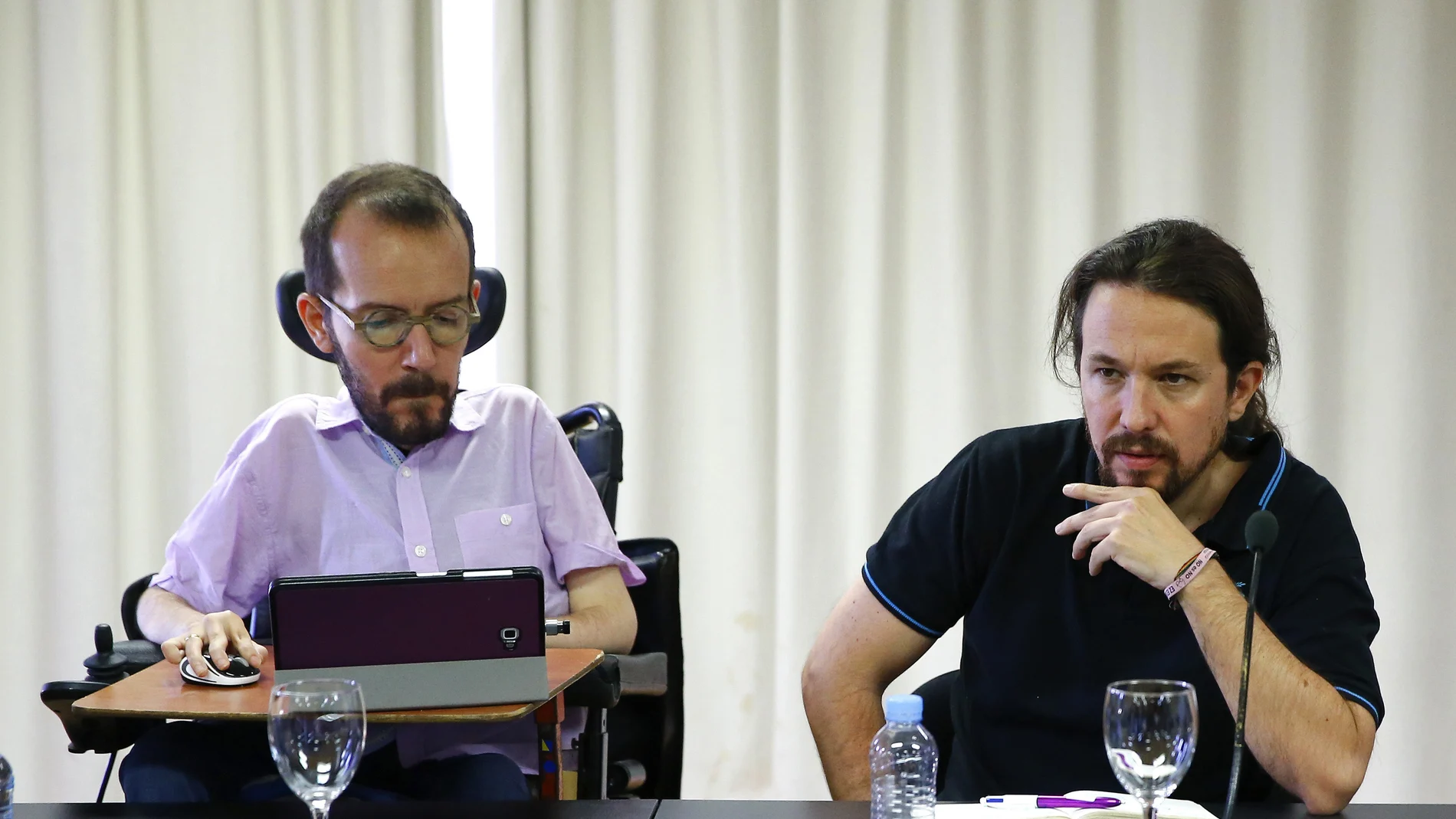 El líder de Podemos, Pablo Iglesias (d) y el secretario de Organización, Pablo Echenique El líder de Podemos, Pablo Iglesias (d) y el secretario de Organización, Pablo Echenique
