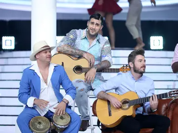 David Amor se entrega al público entonando ‘Desde que estamos juntos’ de Melendi David Amor se entrega al público entonando ‘Desde que estamos juntos’ de Melendi