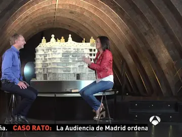 Dan Brown y Mónica Carrillo Dan Brown y Mónica Carrillo
