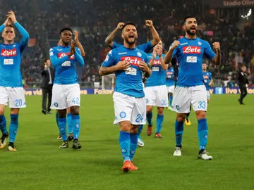 Lorenzo Insigne lidera el acto de agradecimiento de los jugadores del Nápoles a su afición Lorenzo Insigne lidera el acto de agradecimiento de los jugadores del Nápoles a su afición