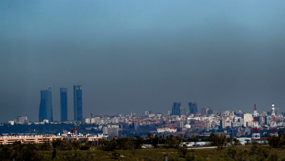 Vista de Madrid cubierta por una 'boina' de contaminación